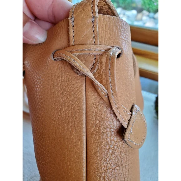 BAGGU Tan Crossbody Bag - Picture 3 of 7